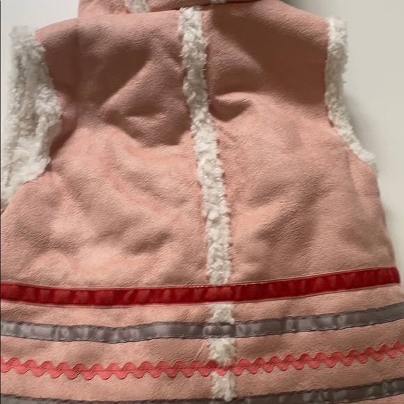 Pink vest with details - Picture 4 of 6
